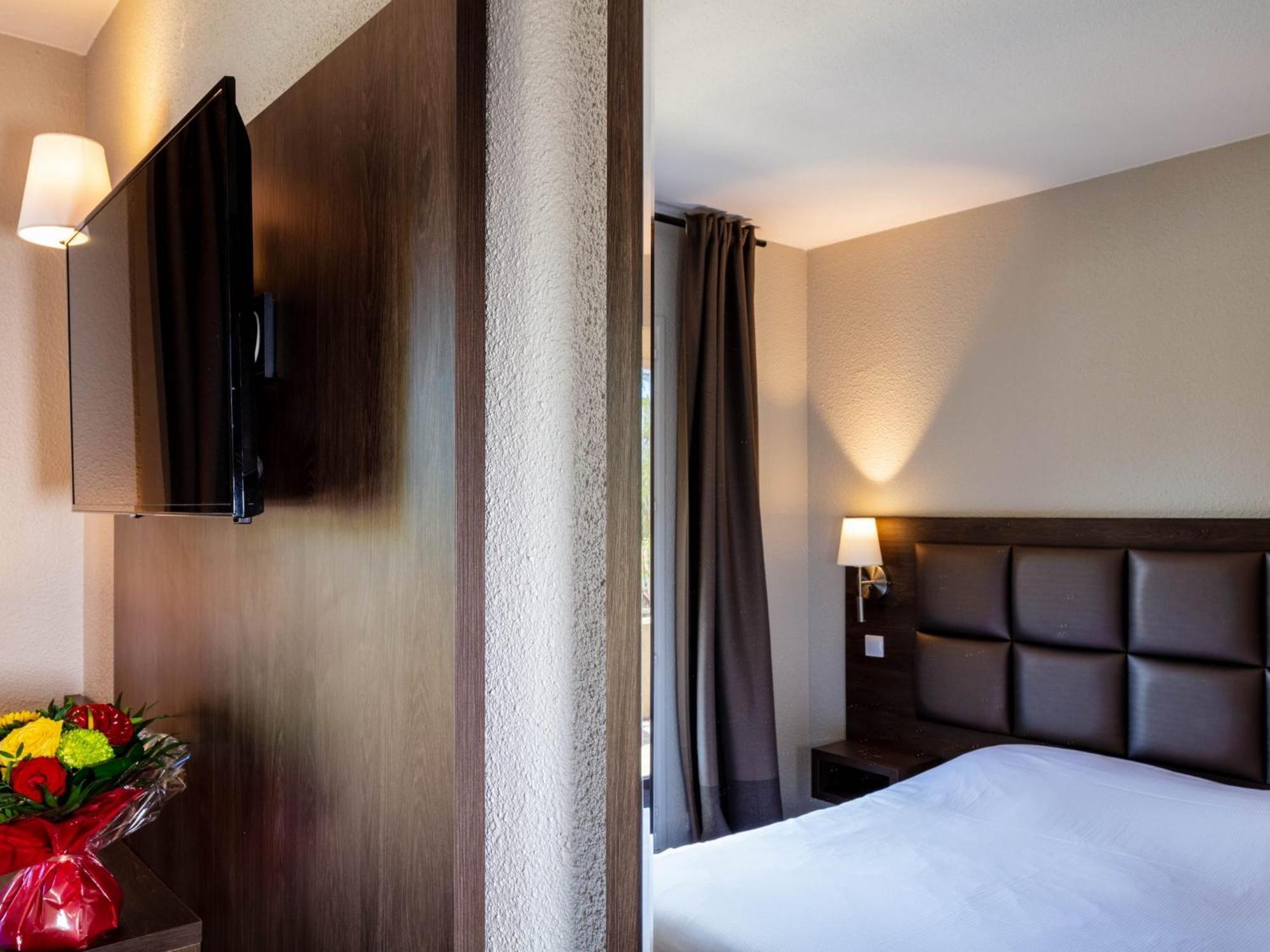 Logis Hotel Noemys Morgon Villie Morgon Ruang foto